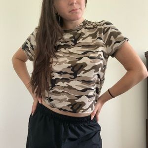 CAMO TEE WITH OPEN BACK